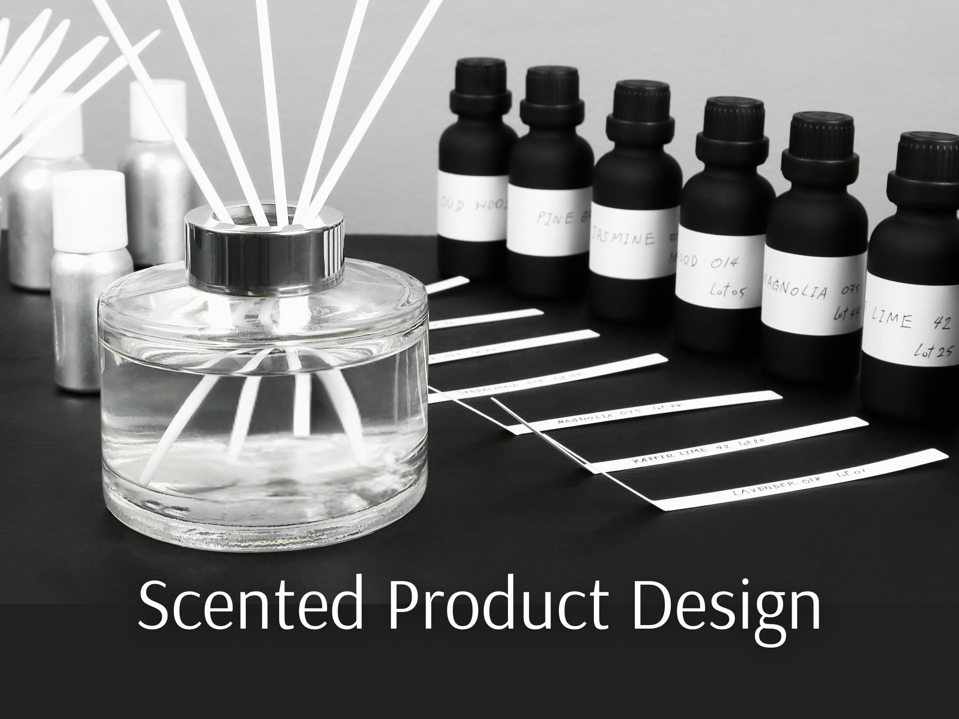 精油とディフューザーボトル、ムエット